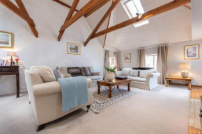 The Converted Stables - A Characterful Mews House